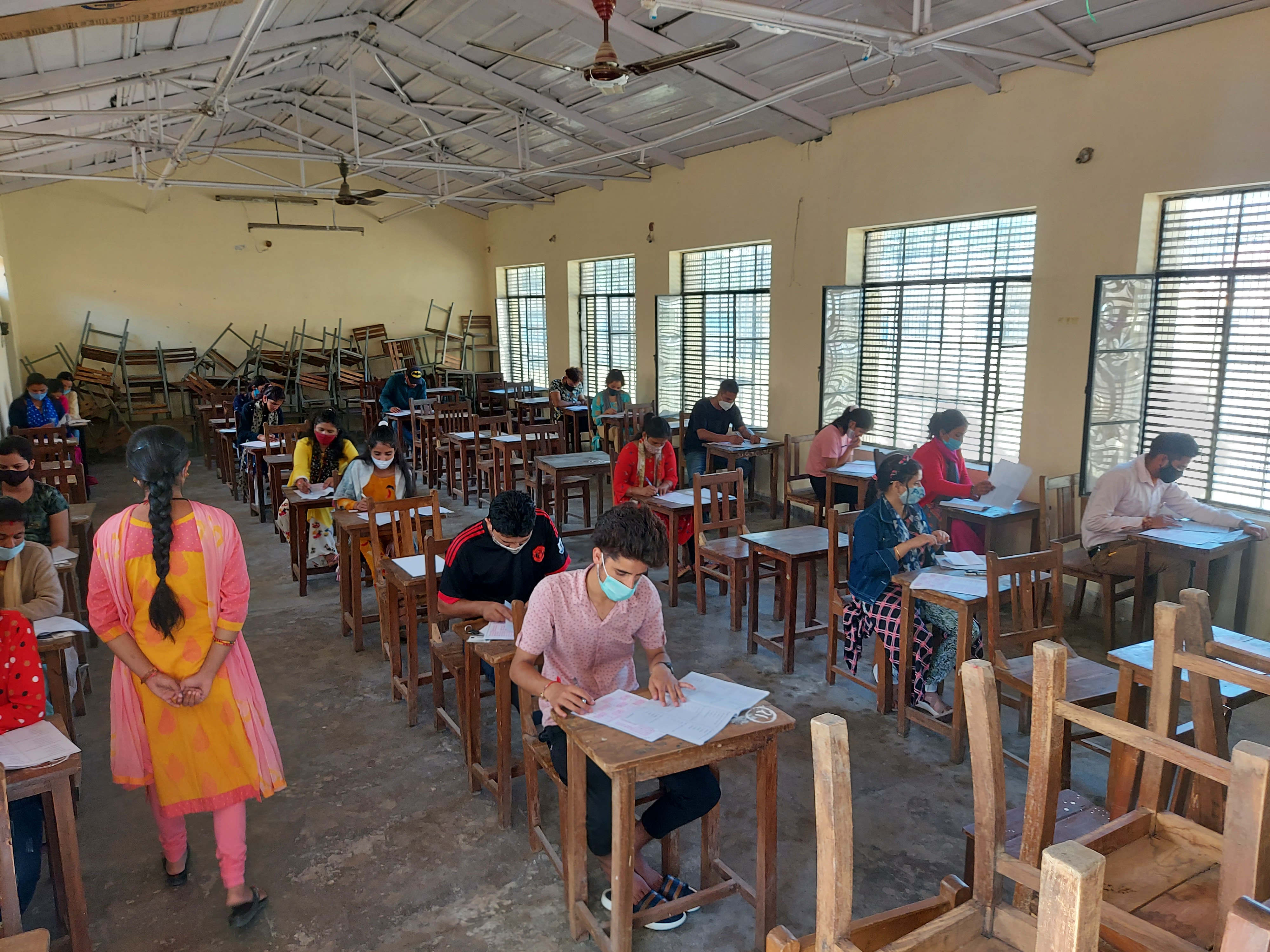 hall1.jpg