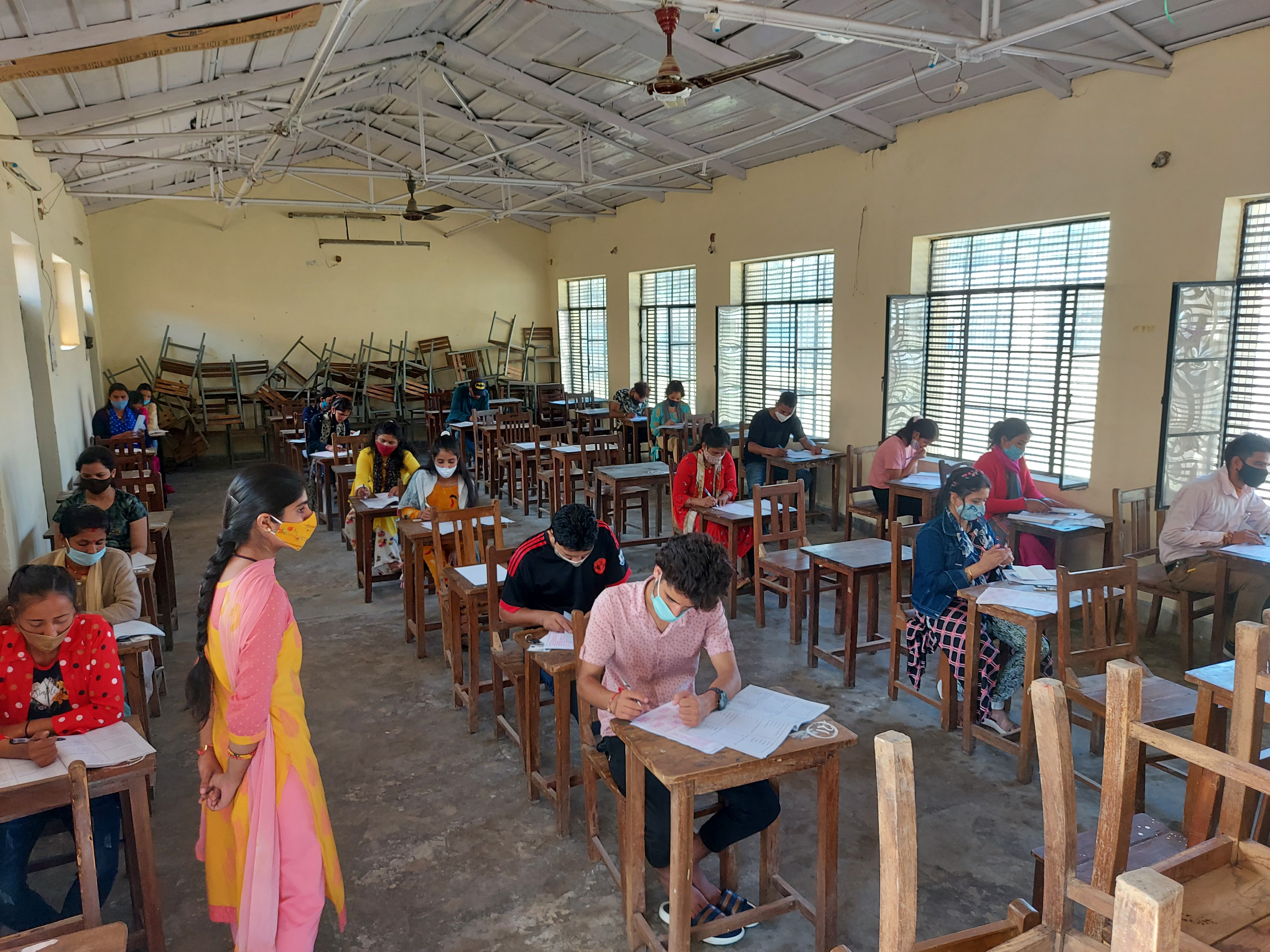 hall2.jpg