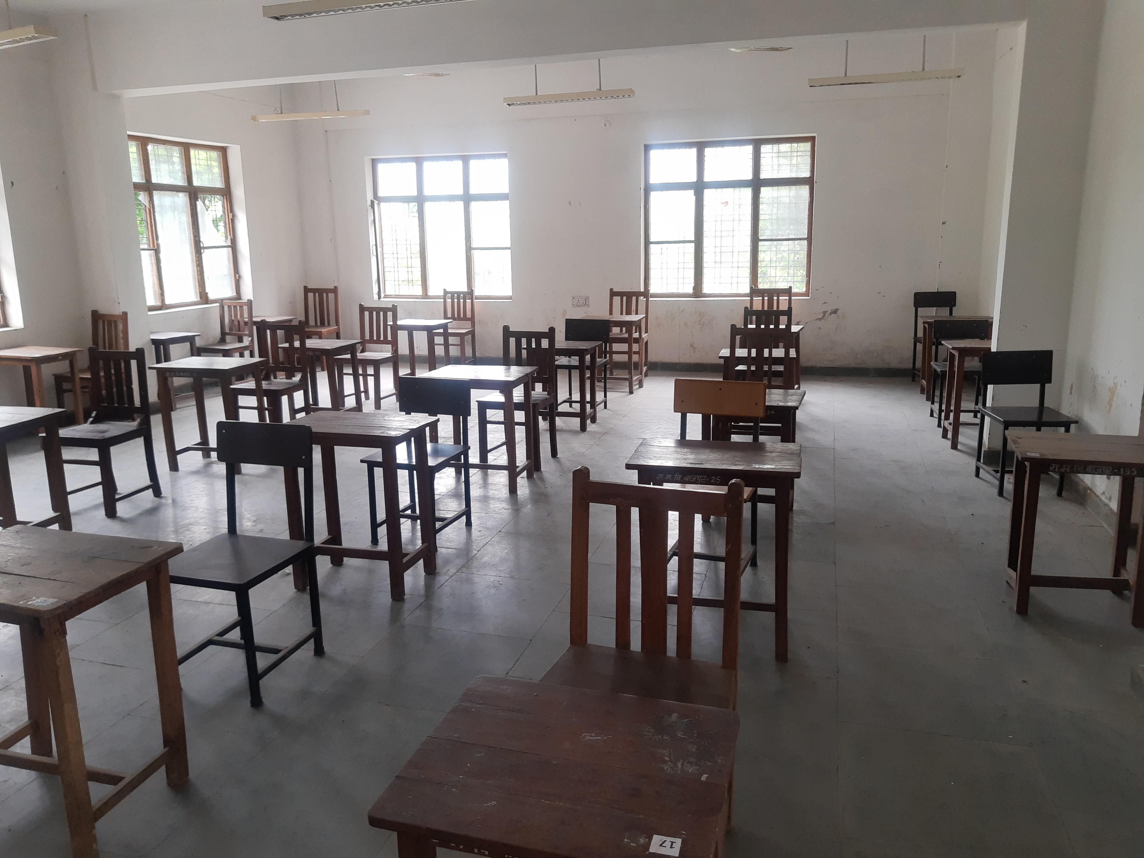 hall2.jpg