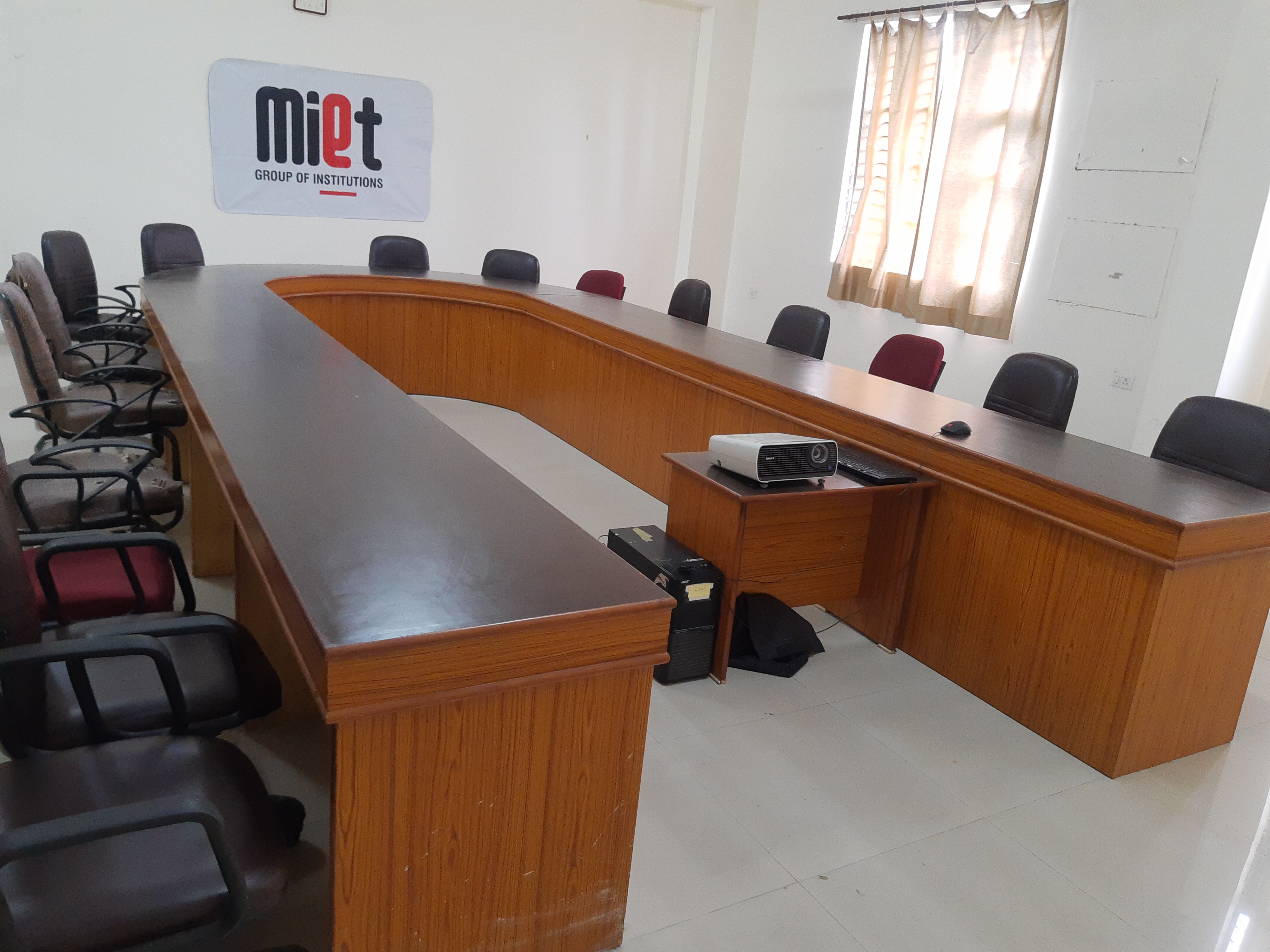 SeminarHall1.jpg