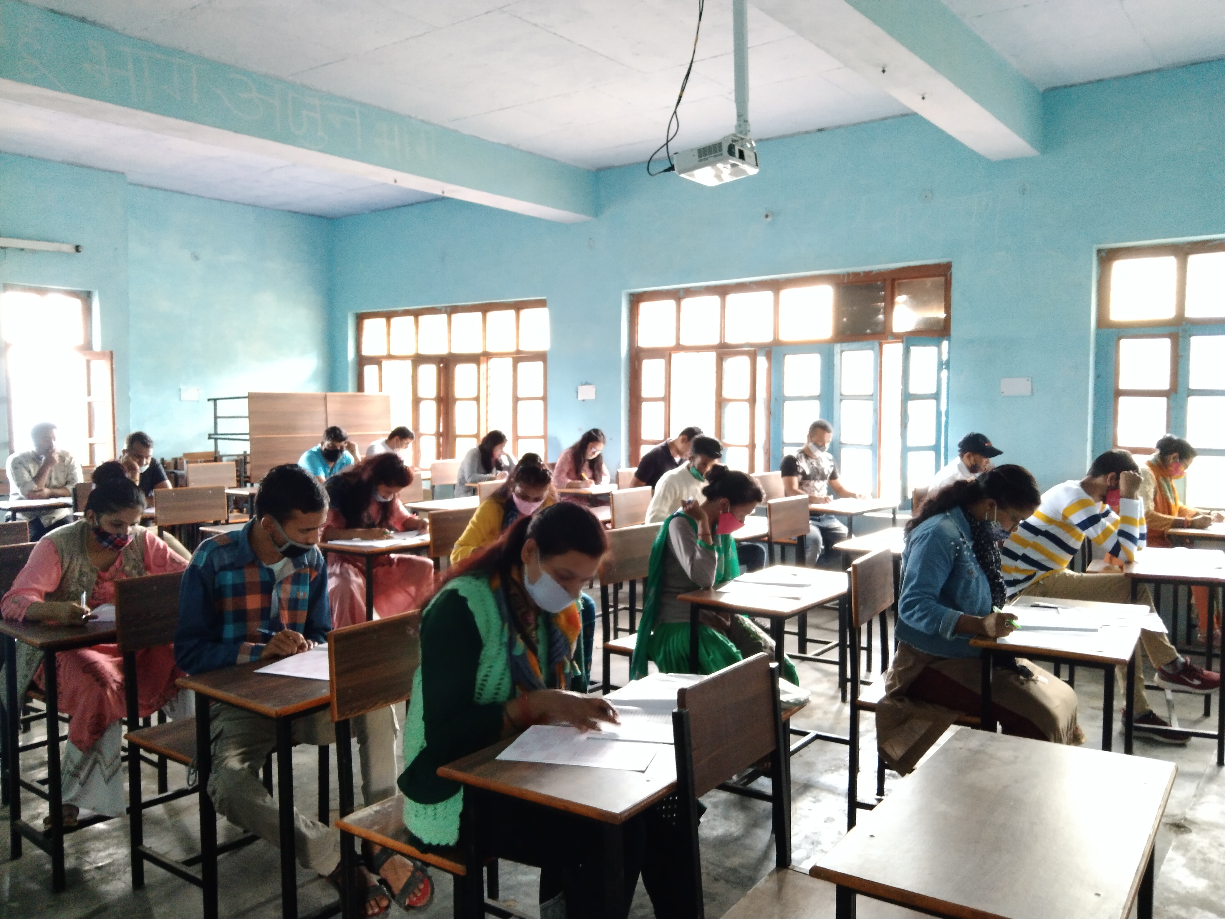 hall1.jpg