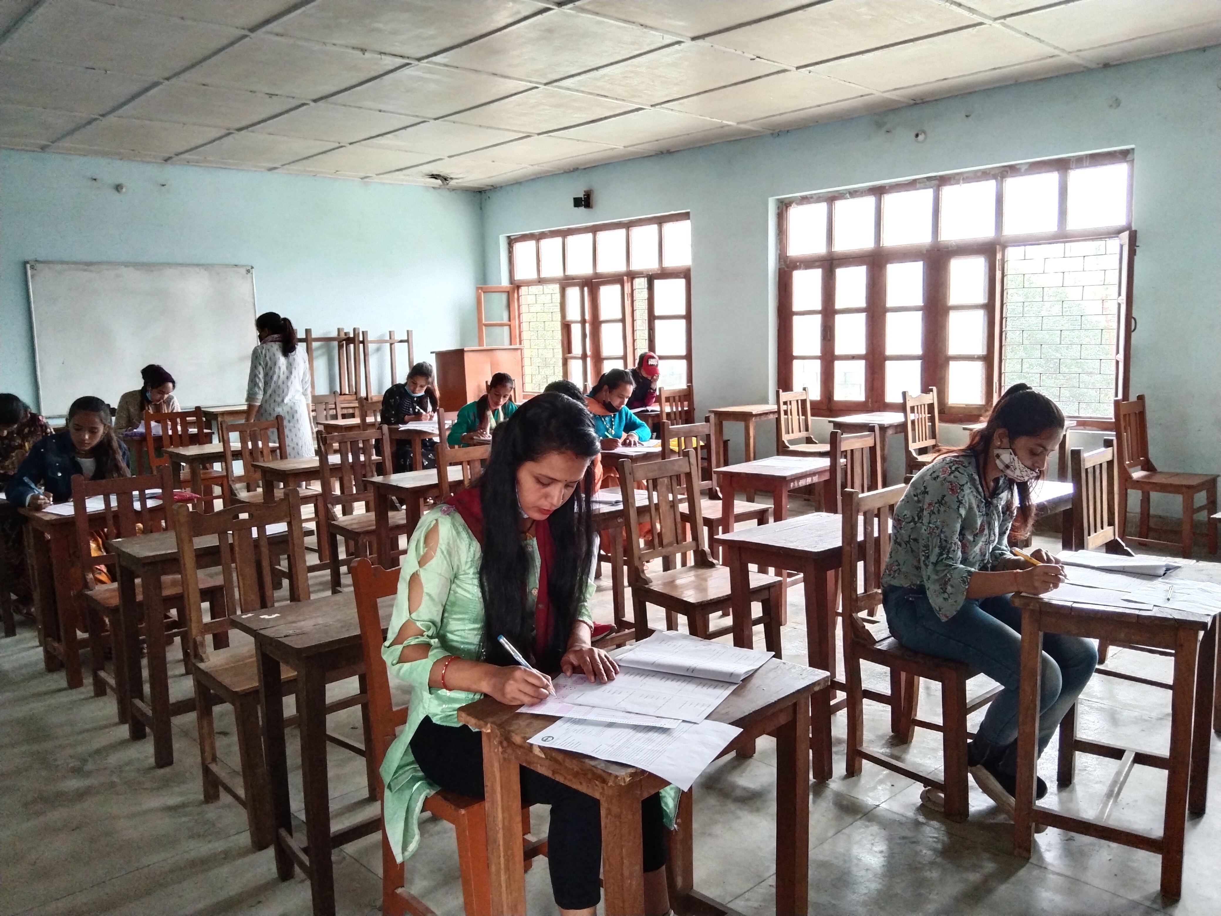 hall11.jpg