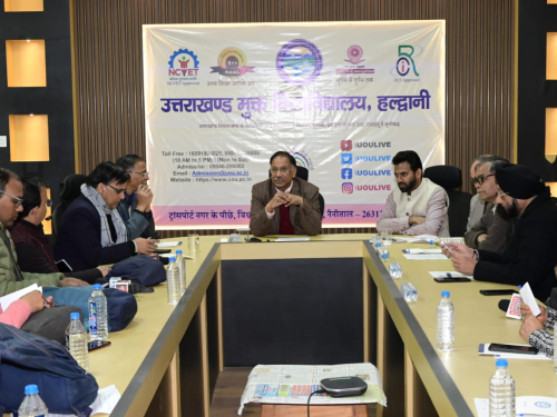 हल्‍द्वानी - उत्तराखण्ड मुक्त विश्वविद्यालय, हल्द्वानी का दशम दीक्षांत समारोह दिनांक 12 जनवरी 2026 को विश्वविद्यालय परिसर में अत्यंत गरिमामय, अनुशासित एवं शैक्षणिक वातावरण में आयोजित किया जाएगा। यह जानकारी आज आयोजित प्रेस वार्ता में विश्वविद्यालय के माननीय  कुलपति प्रो. नवीन चन्द्र लोहनी ने मीडिया प्रतिनिधियों को दी।  कुलपति जी ने बताया कि दीक्षान्‍त समारोह किसी भी विश्वविद्यालय के लिए एक महत्वपूर्ण उपलब्धि होती है। यह दीक्षांत विश्‍वविद्यालय का दशम दीक्षान्‍त समारोह है , जिसमें शैक्षणिक सत्र 2024–25 में उत